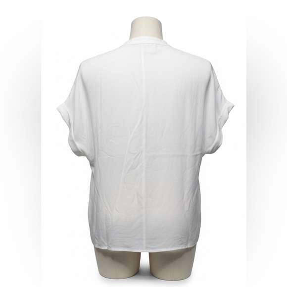 In February White Short-Sleeve Pocket flowy blouse nwt - Picture 2 of 2